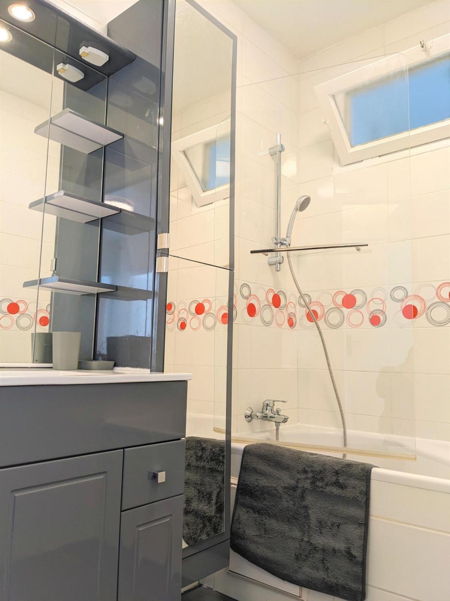 Appartement T2 Meuble Classe - Secteur Petite Provence 艾美丽·莱斯·班恩斯·帕尔 外观 照片